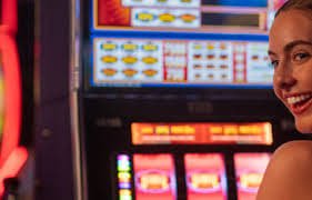 Tampilan halaman utama kasino SAR188 dengan koleksi ratusan game slot dan meja kasino online terbaik